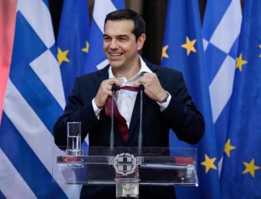 «Άγριο» τρολάρισμα στο twitter στον Τσίπρα και τη γραβάτα του (φώτο)
